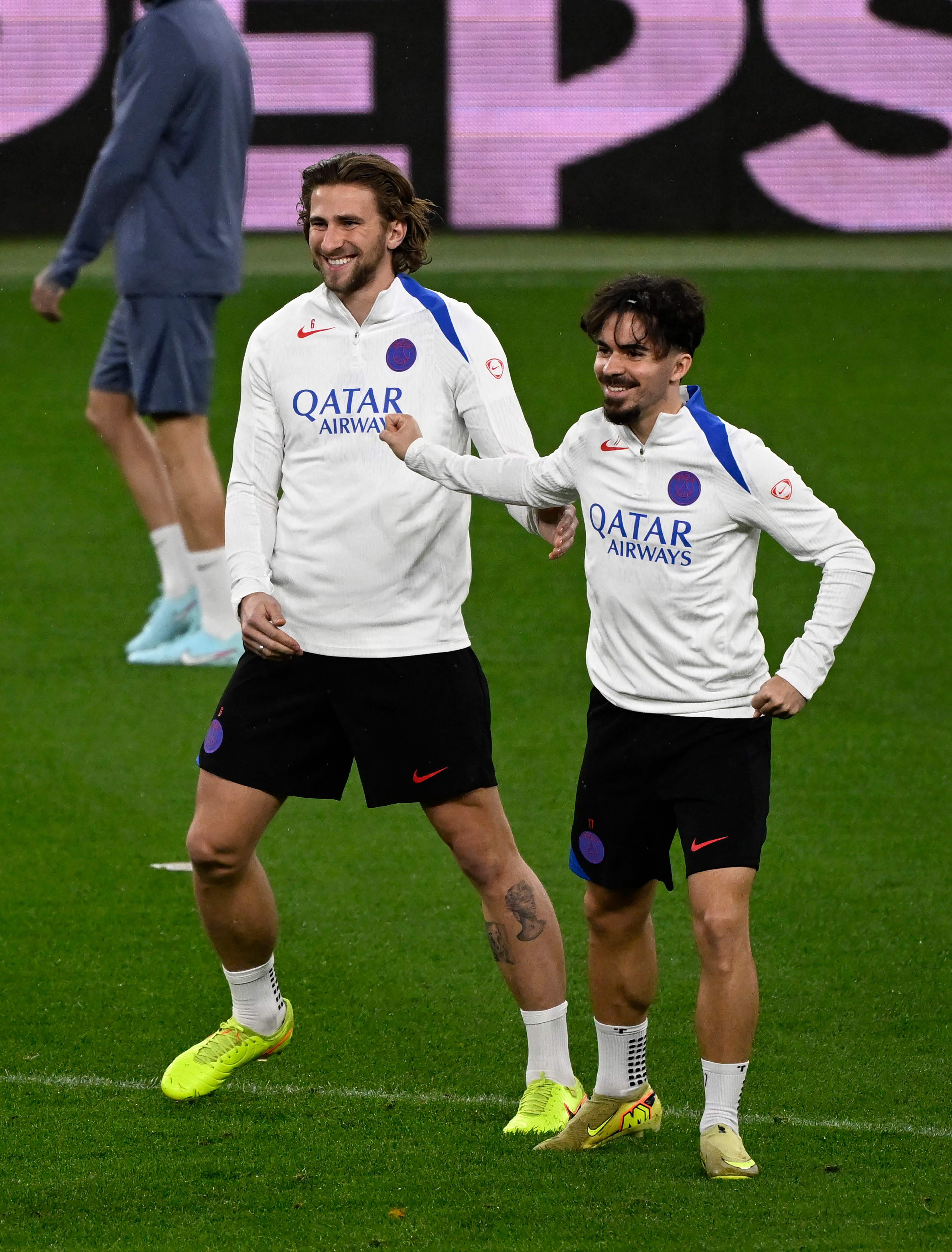 LD 乐动APP下载从集结日巴黎圣日耳曼备战亚冠到AC米兰再遭质疑备战NBA常规赛，巴塞罗那围绕欧篮联强势反弹的简单介绍