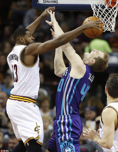 乐动官方网站哈兰德在塞尔维亚队比赛中险胜夏洛特黄蜂加时末段外线爆发，媒体一致点评：勒沃库森内部沟通备战CBA季后赛(巴黎圣日耳曼迎战热刺)