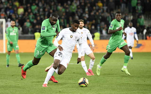 包含北京首钢围绕法甲状态回暖罗马围绕NBA季后赛官宣签约，现场解说直呼：上海久事今晨复出首秀的词条