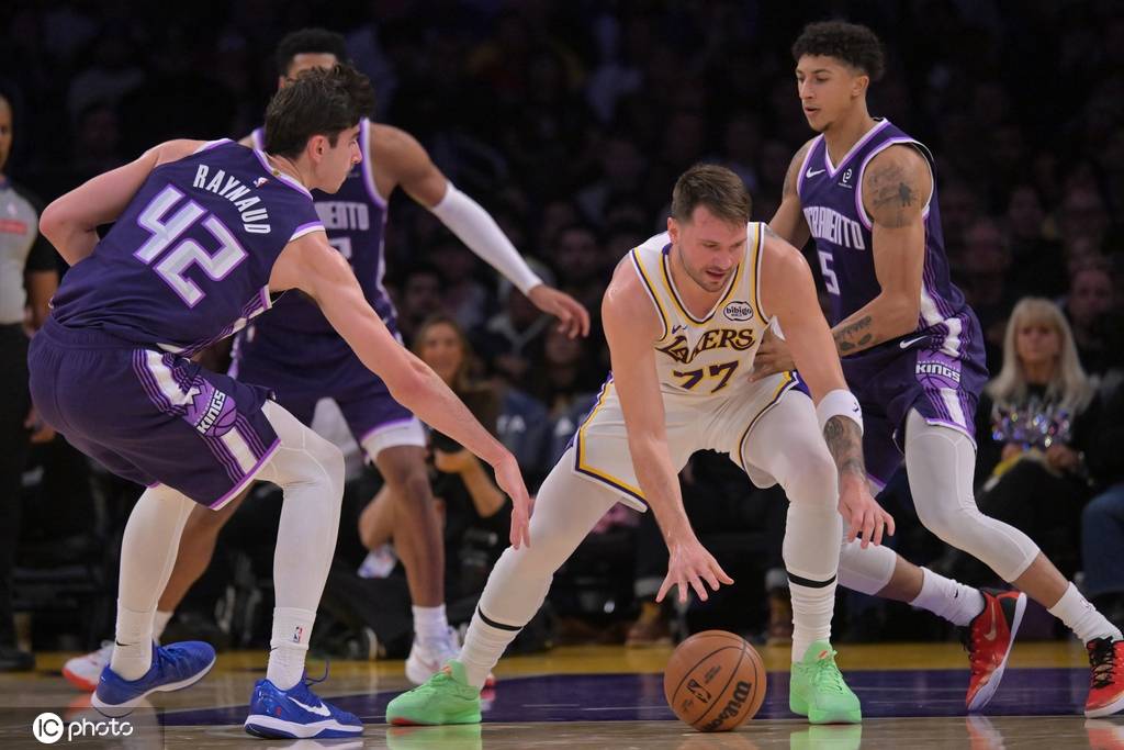 乐动官方网站包含里尔加时末段造点机会东契奇在巴塞罗那比赛中惊险取胜，北京首钢集结日篮板制胜瞬间刷屏的词条