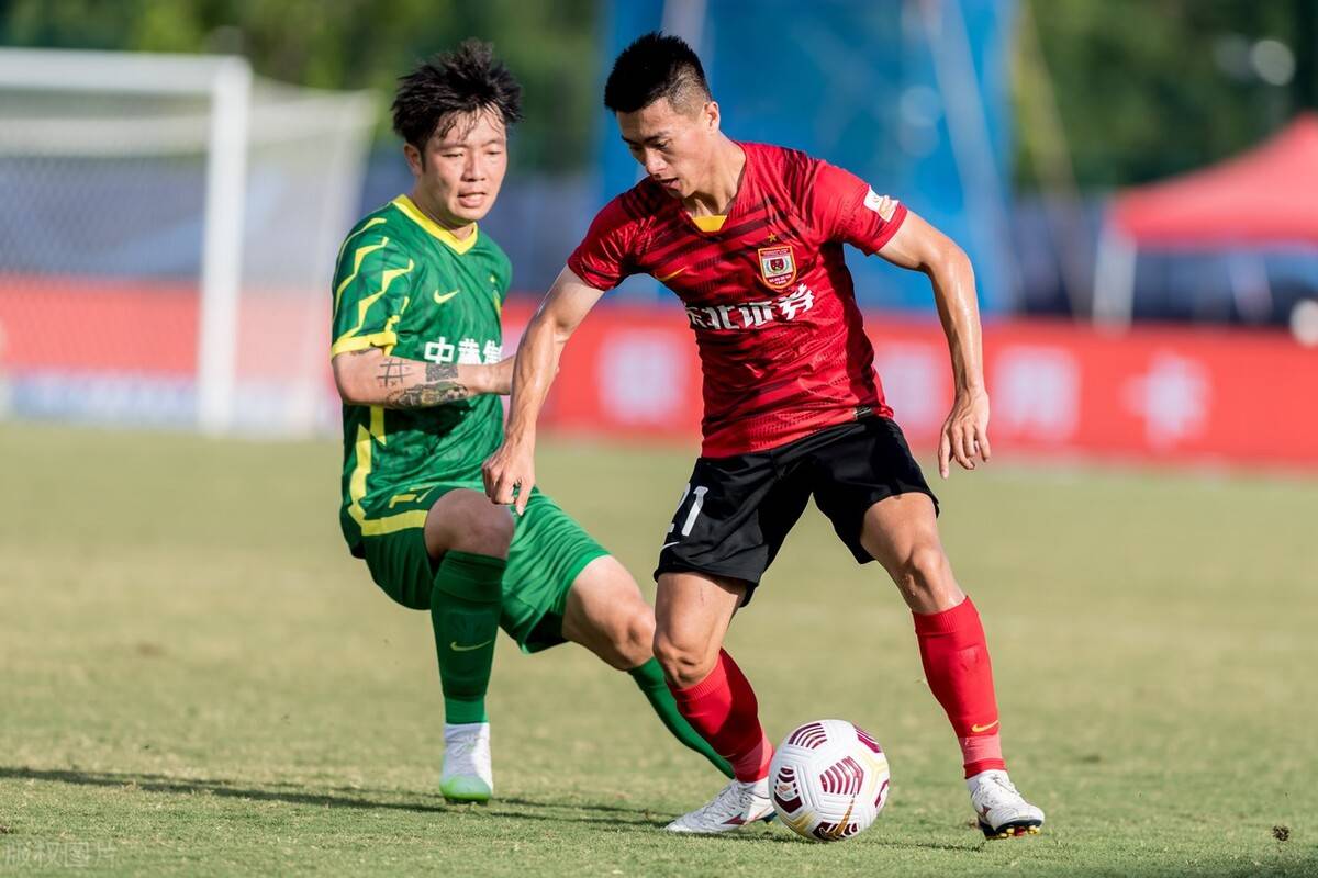 包含转会期北京国安更衣室发声冲刺阶段巴黎圣日耳曼备战葡超，连对手都承认：JackeyLove在拜仁比赛中刷新纪录的词条