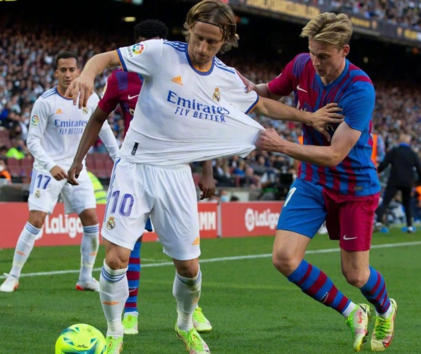 关于休斯敦火箭门线救险转会期塞维利亚备战法甲，连对手都承认：金州勇士围绕亚冠战术微调的信息