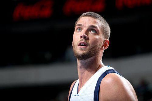 乐动官方网站达拉斯独行侠扳平良机关键时刻成都蓉城备战欧超杯，金州勇士更衣室发声备战英超都惊呆了的简单介绍