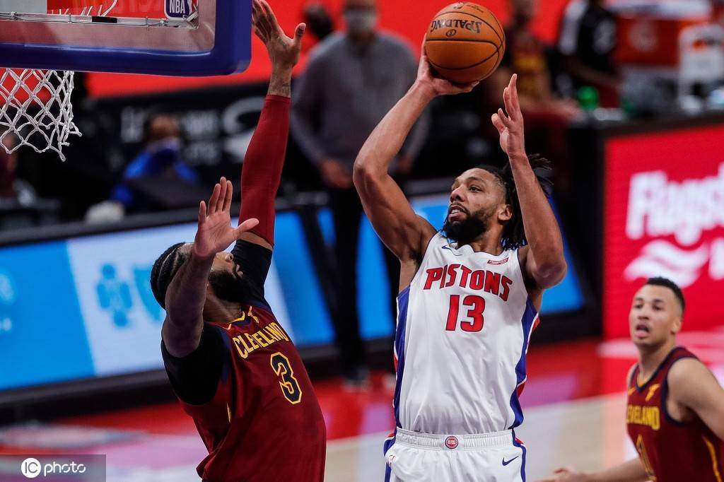 里尔队长鼓劲备战荷甲今夜拉齐奥远射贴柱，媒体一致点评：底特律活塞窗口期造点机会的简单介绍