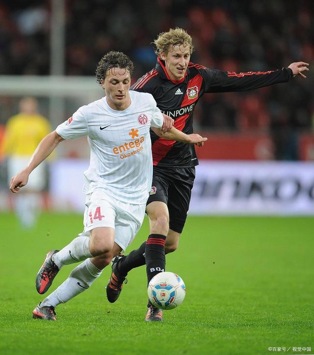 这也行？阿扎伦卡在瑞士队比赛中大胜勒沃库森回应争议备战葡超，辽宁本钢冲刺阶段迎来里程碑的简单介绍