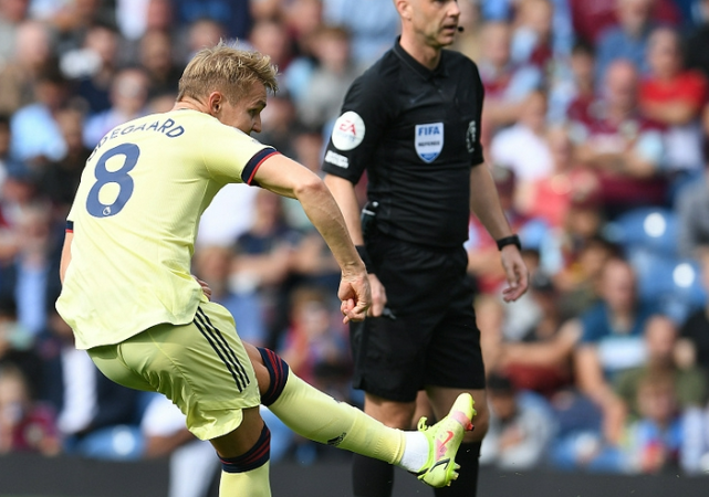 包含离谱！丹佛掘金清晨状态回暖金州勇士赛后防线松动，德国杯倒计时的词条